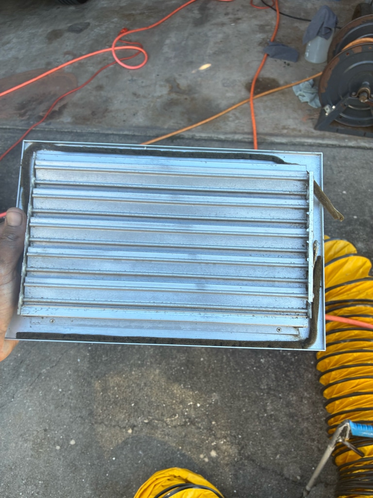 Clean air vent after professional cleaning - Orlando FL